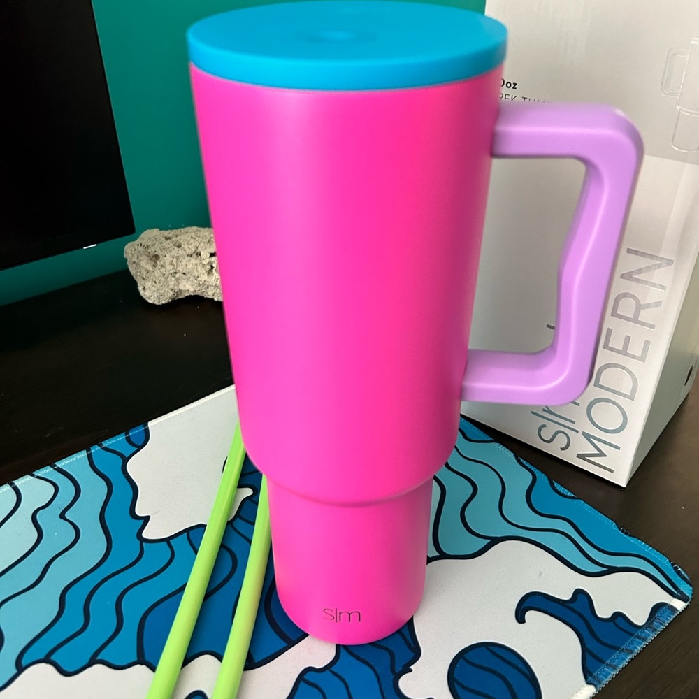 NIB Simple Modern 80’s Remix Quencher